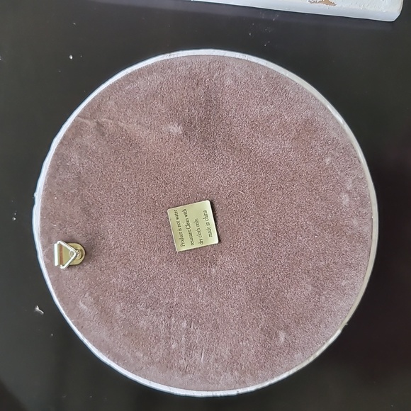 Central Park Plaques Set of 3 Wall Decor Distressed White- Southern Living@Home - Picture 8 of 15